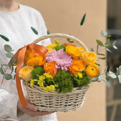 Warm Bloom Basket – Turuncu & Sarı Çiçek Sepeti