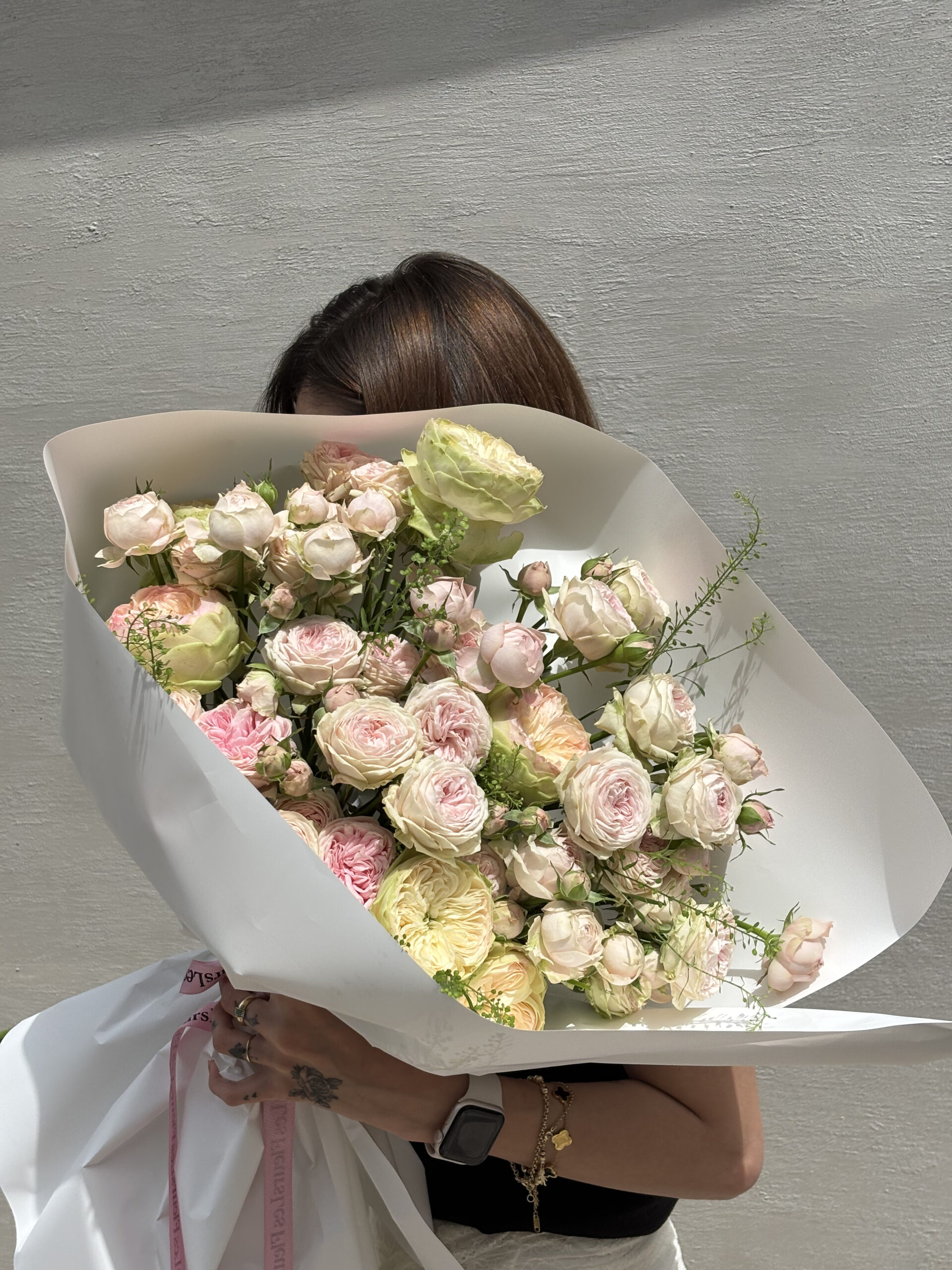 Ivory Blush Bouquet – Premium Bahçe Gülleri Buketi 1 Ivory Blush Bouquet – Premium Bahçe Gülleri Buketi