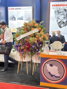 Grande Jardin - Premium Ferforje Aranjman - Les Fleurs